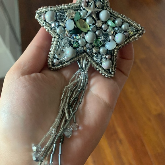 Star Brooch - Picture 3 of 5